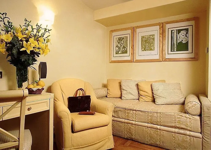 Costantinopoli 104 4*