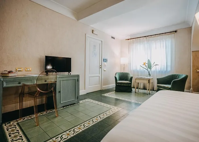 Otel Costantinopoli 104 4*