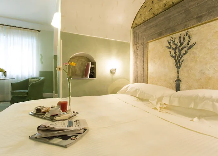 Otel Costantinopoli 104 4*