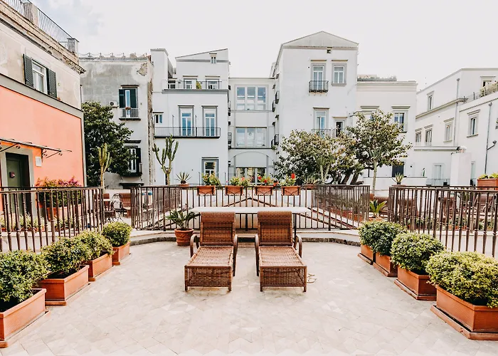 Costantinopoli 104 Napoli