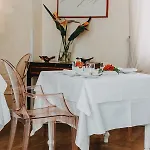 코스탄티노폴리 104 호텔 4*